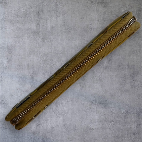 Gucci Shanghai Heartbeat Leather Zippy Continental Wallet - Picture 12 of 12